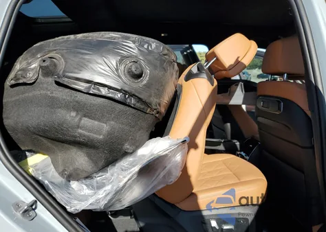 2025 BMW X7 xDrive40I z USA, uszkodzony, nr VIN 5UX23EM02S9X78997